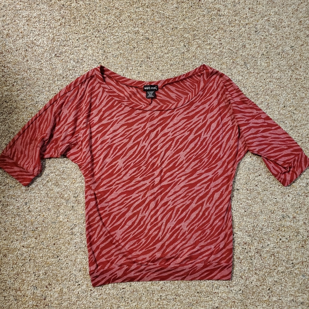 1/2 Sleeve Shirt size Small